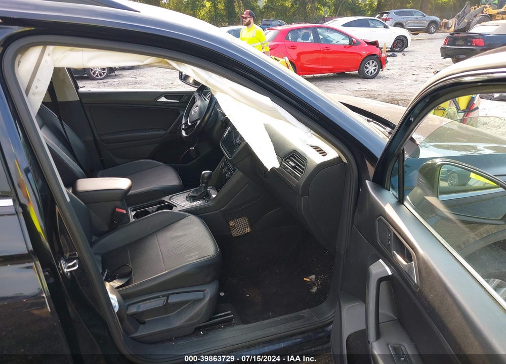 2019 VOLKSWAGEN TIGUAN 2.0T SE/2.0T SEL/2.0T SEL R-LINE/2.0T SEL R-LINE BLACK VIN: 3VV3B7AX4KM076026