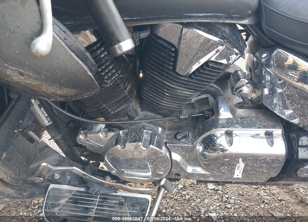 2005 HONDA VTX1300 R VIN: 1HFSC52335A206408