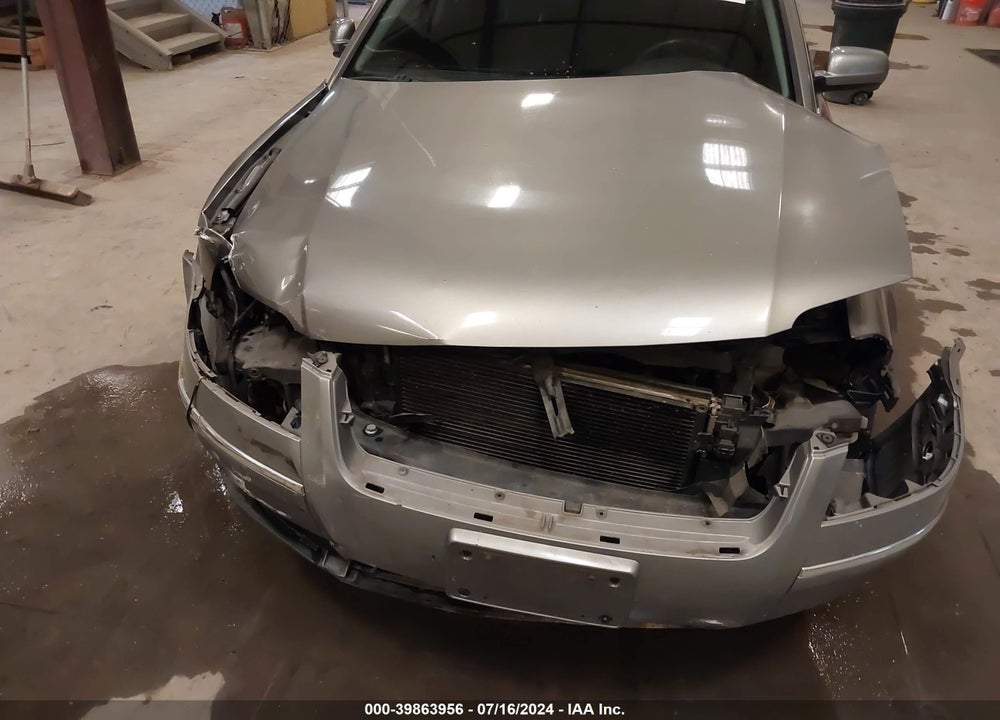 2004 VOLKSWAGEN PASSAT GL VIN: WVWMD63B64E032885