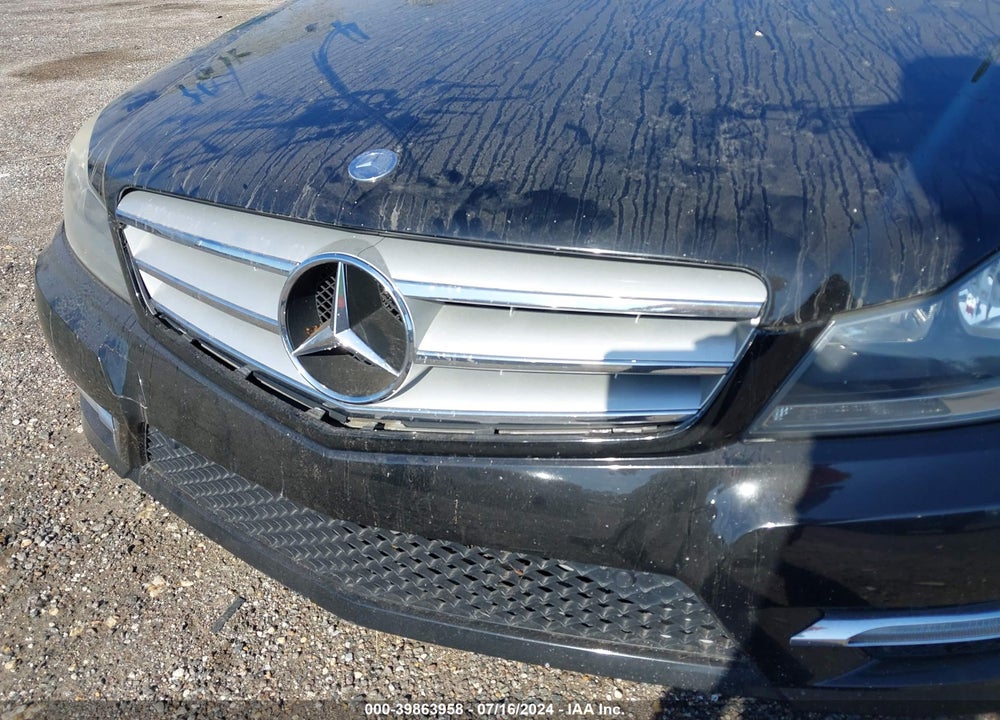 2012 MERCEDES-BENZ C 250 LUXURY/SPORT VIN: WDDGF4HB7CA619869