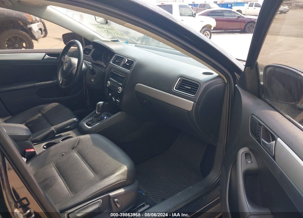 2014 VOLKSWAGEN JETTA 1.8T SE VIN: 3VWD07AJ4EM382651