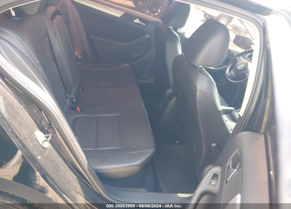 2014 VOLKSWAGEN JETTA 1.8T SE VIN: 3VWD07AJ4EM382651