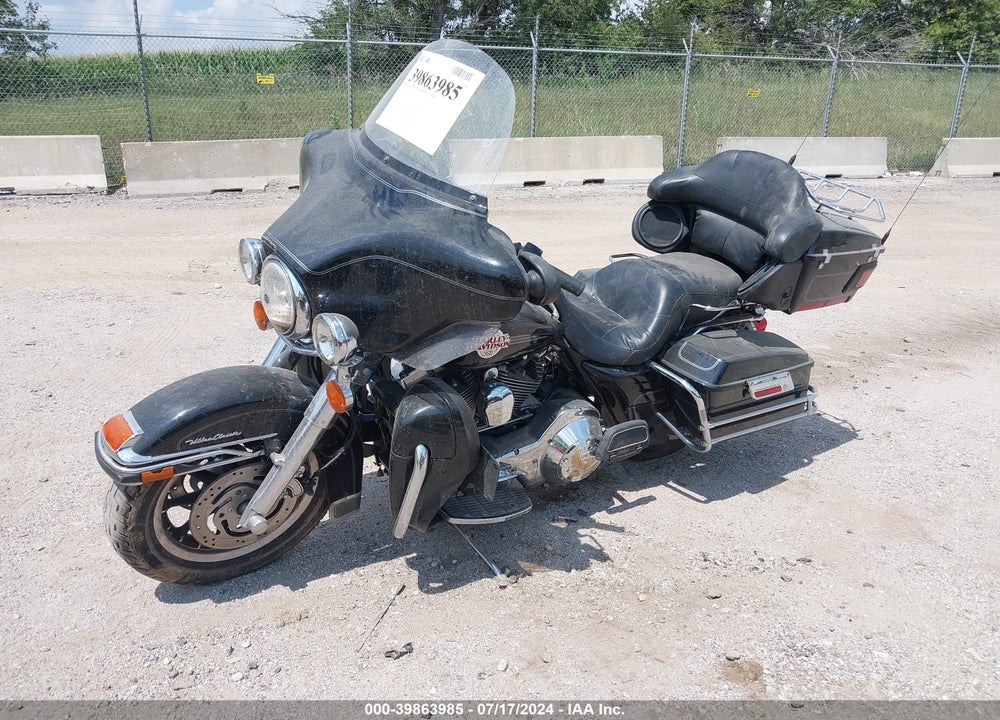 2005 HARLEY-DAVIDSON FLHTCUI VIN: 1HD1FCW1X5Y661028