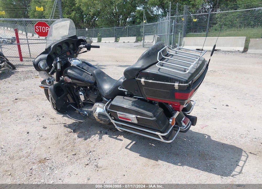 2005 HARLEY-DAVIDSON FLHTCUI VIN: 1HD1FCW1X5Y661028