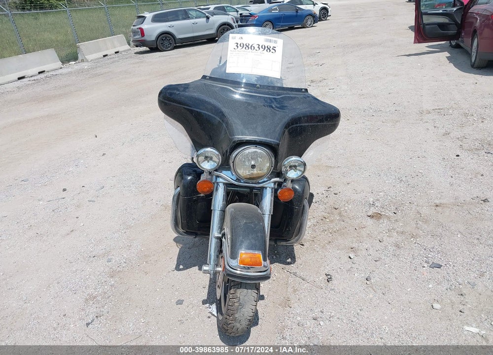 2005 HARLEY-DAVIDSON FLHTCUI VIN: 1HD1FCW1X5Y661028