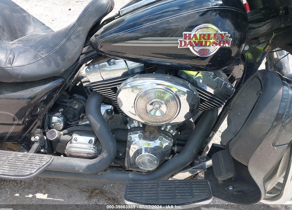 2005 HARLEY-DAVIDSON FLHTCUI VIN: 1HD1FCW1X5Y661028