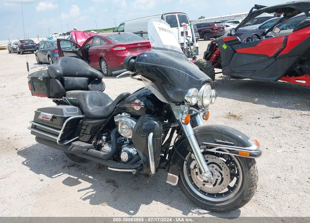 2005 HARLEY-DAVIDSON FLHTCUI VIN: 1HD1FCW1X5Y661028
