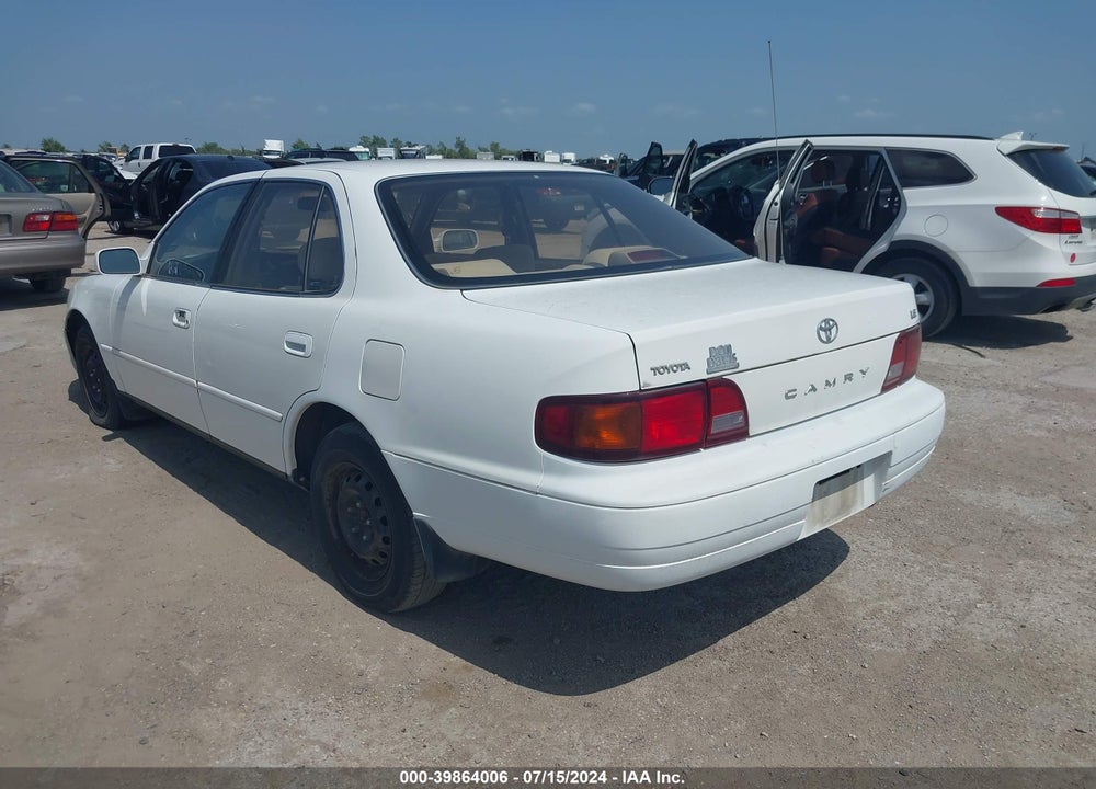 1995 TOYOTA CAMRY LE VIN: 4T1SK12EXSU891522