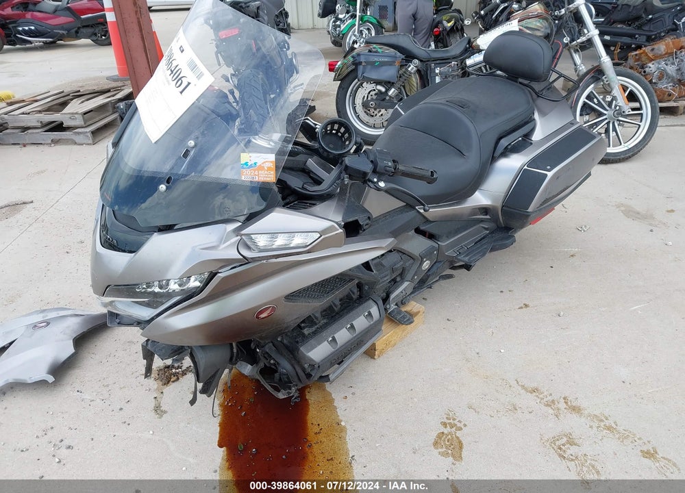 2018 HONDA GL1800 B VIN: JH2SC7912JK000213