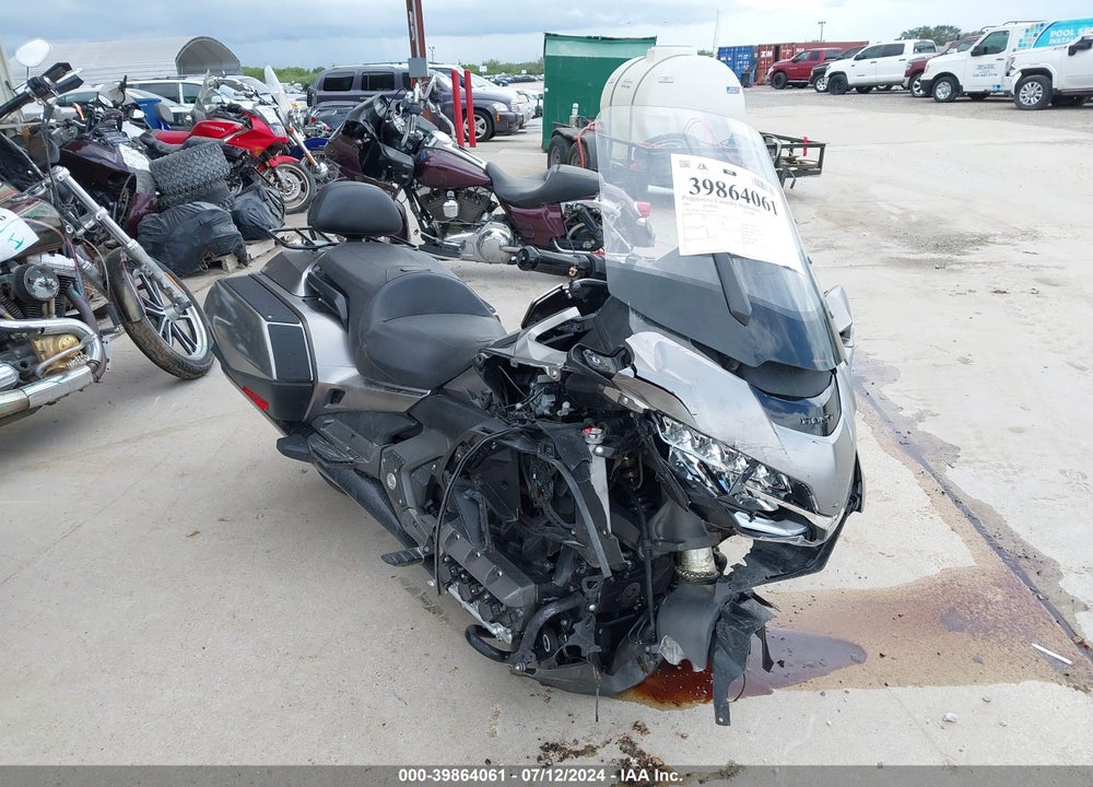 2018 HONDA GL1800 B VIN: JH2SC7912JK000213