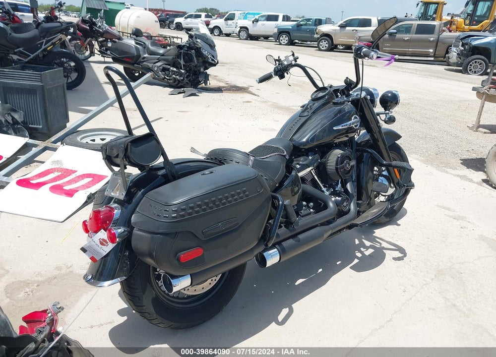 2018 HARLEY-DAVIDSON FLHC HERITAGE CLASSIC VIN: 1HD1YAJ18JC038925