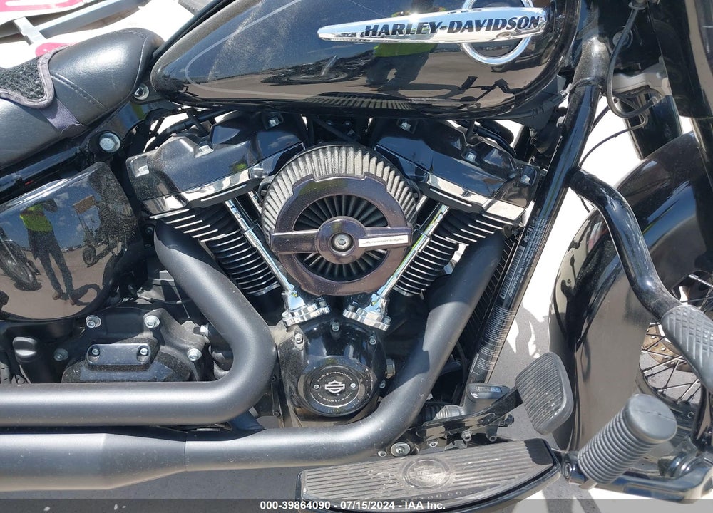 2018 HARLEY-DAVIDSON FLHC HERITAGE CLASSIC VIN: 1HD1YAJ18JC038925