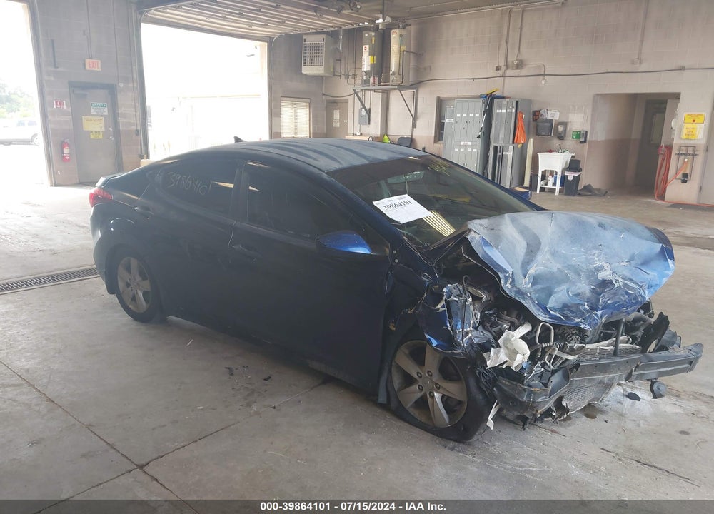 2013 HYUNDAI ELANTRA GLS VIN: KMHDH4AE8DU725626