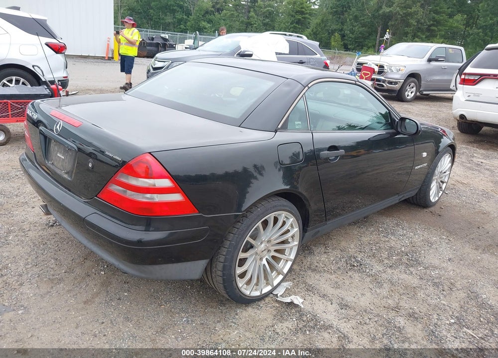 2000 MERCEDES-BENZ SLK 230 KOMPRESSOR VIN: WDBKK47F1YF169875