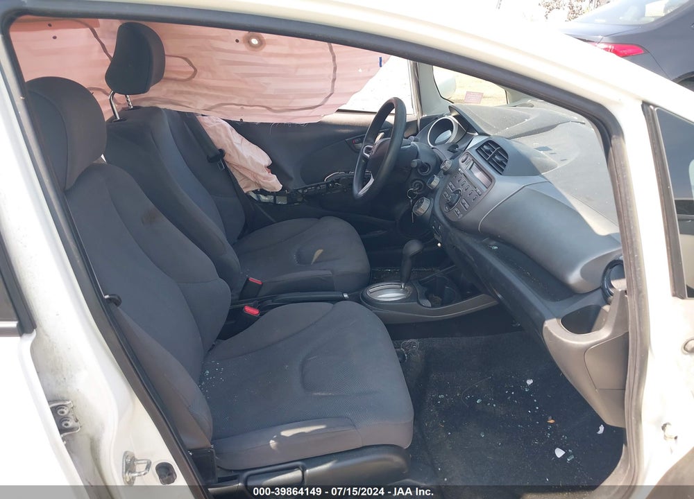 2013 HONDA FIT VIN: JHMGE8H35DC045029