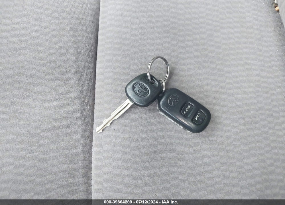2008 TOYOTA COROLLA LE VIN: 2T1BR32EX8C905551