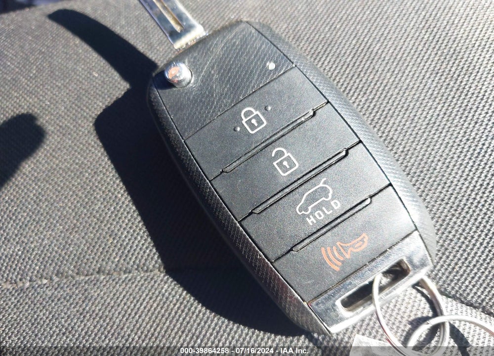 2015 KIA SOUL VIN: KNDJN2A2XF7813833