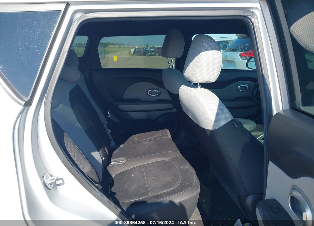 2015 KIA SOUL VIN: KNDJN2A2XF7813833