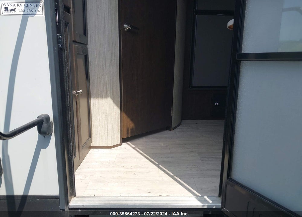 2019 CRUISER RV SHADOW CRUISER 225 R VIN: 5RXDB2523K1399045