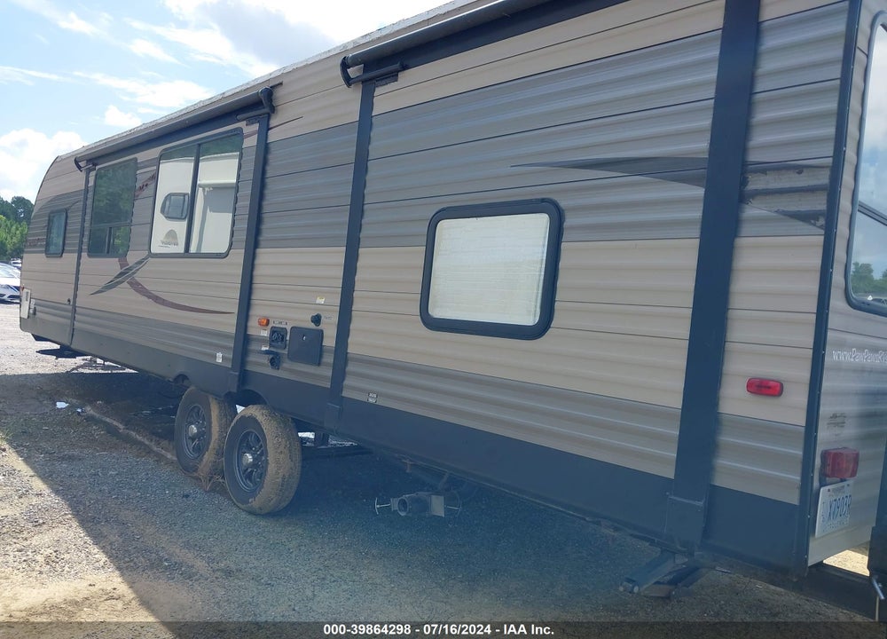 2017 CHEROKEE BY FOREST R 294BH VIN: 4X4TCKE2XHX125921