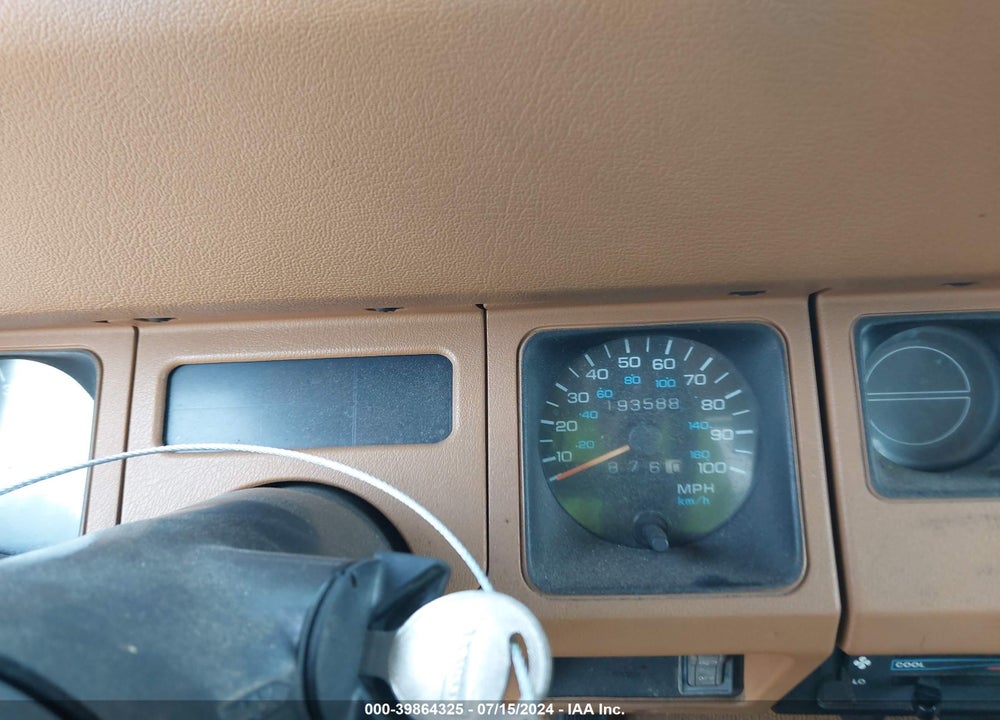 1994 JEEP WRANGLER / YJ VIN: 1J4FY19P5RP457118