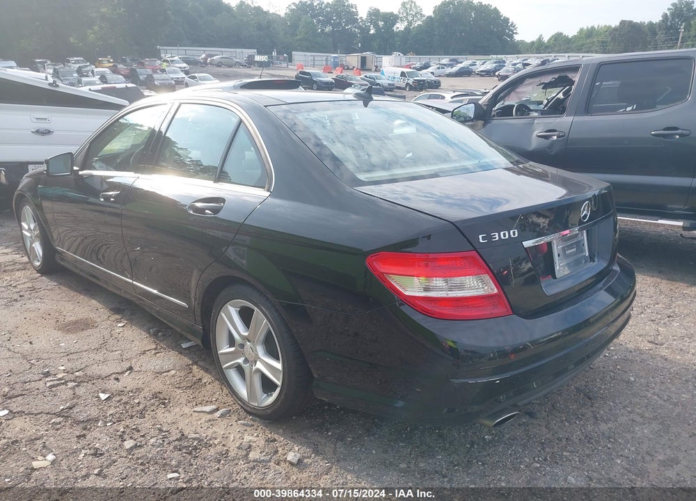 2011 MERCEDES-BENZ C 300 LUXURY/SPORT VIN: WDDGF5EBXBR140078