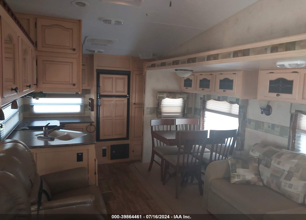 2010 FOREST RIVER RIVER FLA VIN: 4X4FFLD27A1832821