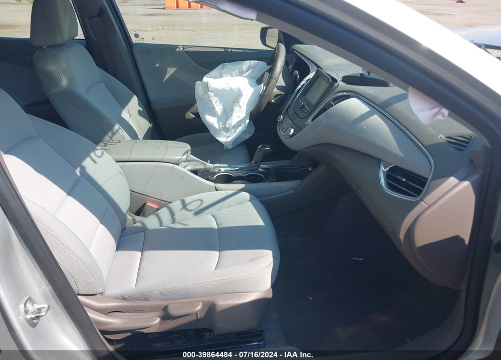 2018 CHEVROLET MALIBU LT VIN: 1G1ZD5ST9JF223161
