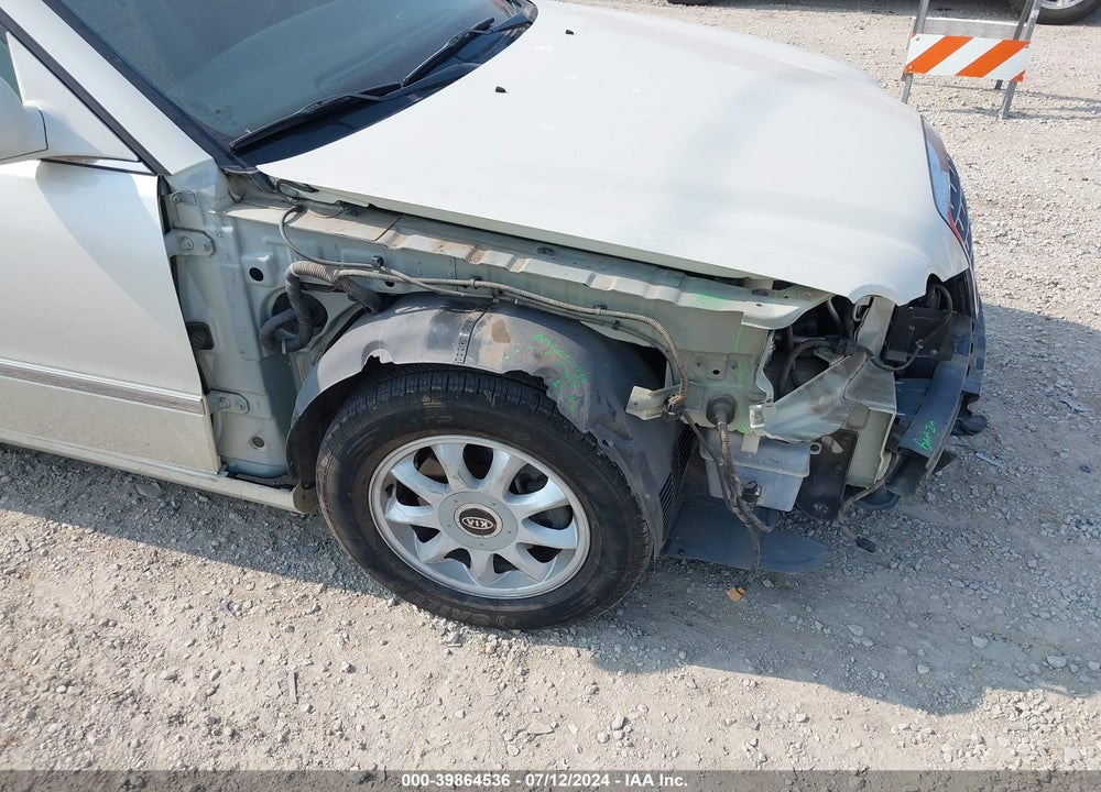 2004 KIA AMANTI VIN: KNALD124845023085