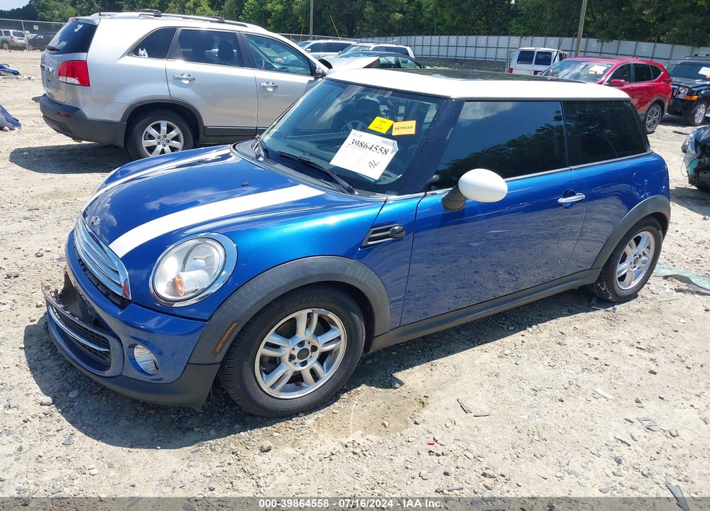 2013 MINI HARDTOP COOPER VIN: WMWSU3C56DT677495