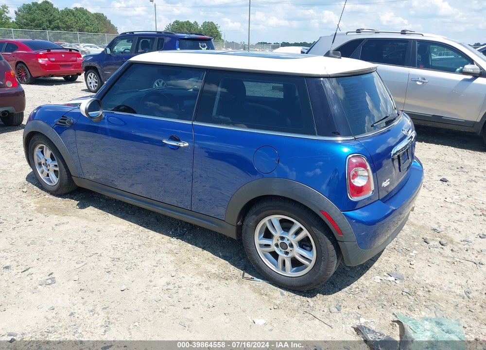 2013 MINI HARDTOP COOPER VIN: WMWSU3C56DT677495