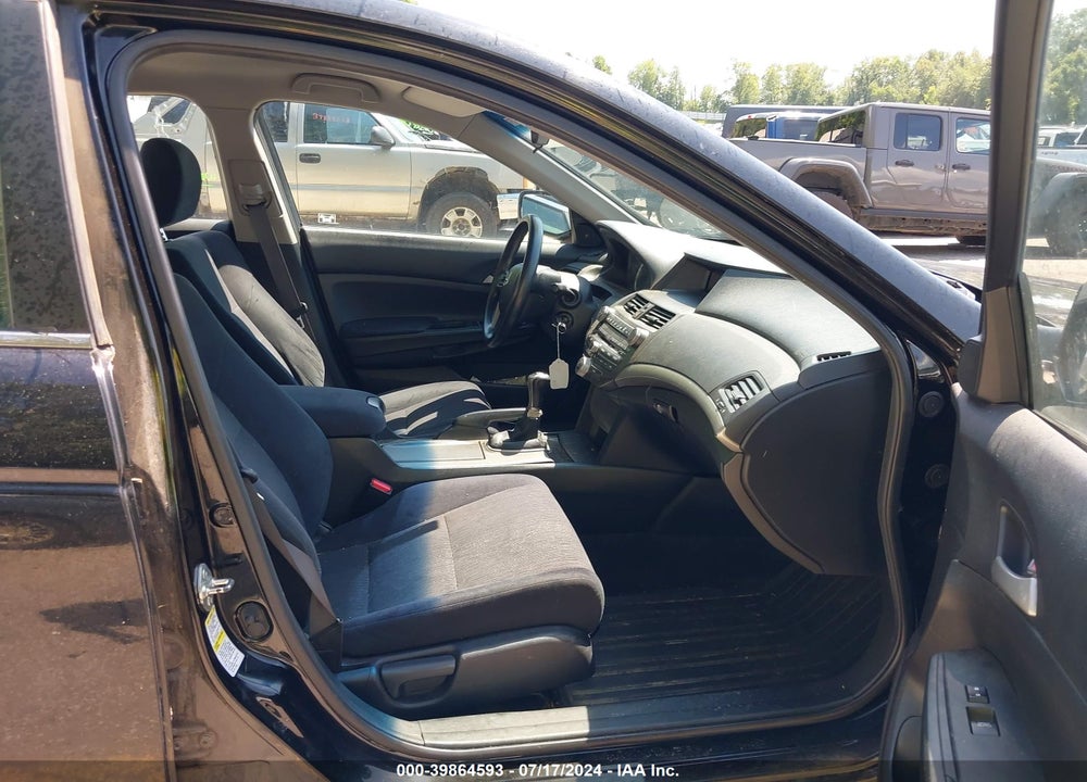 2011 HONDA ACCORD SEDAN VIN: 1HGCP2E60BA801009