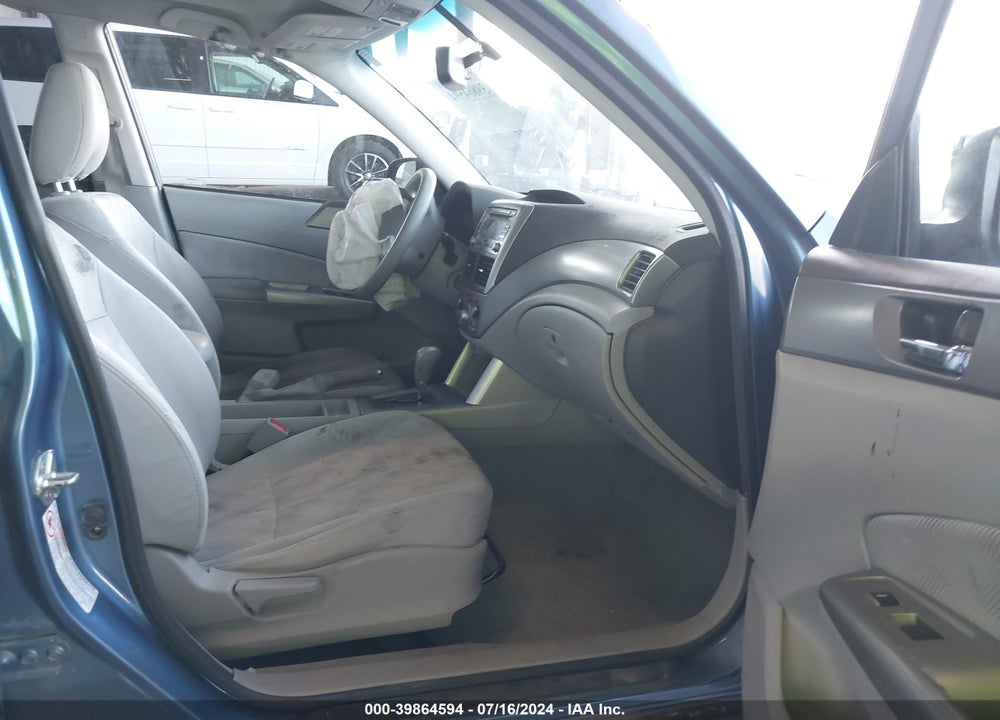 2010 SUBARU FORESTER 2.5X PREMIUM VIN: JF2SH6CC4AH739032