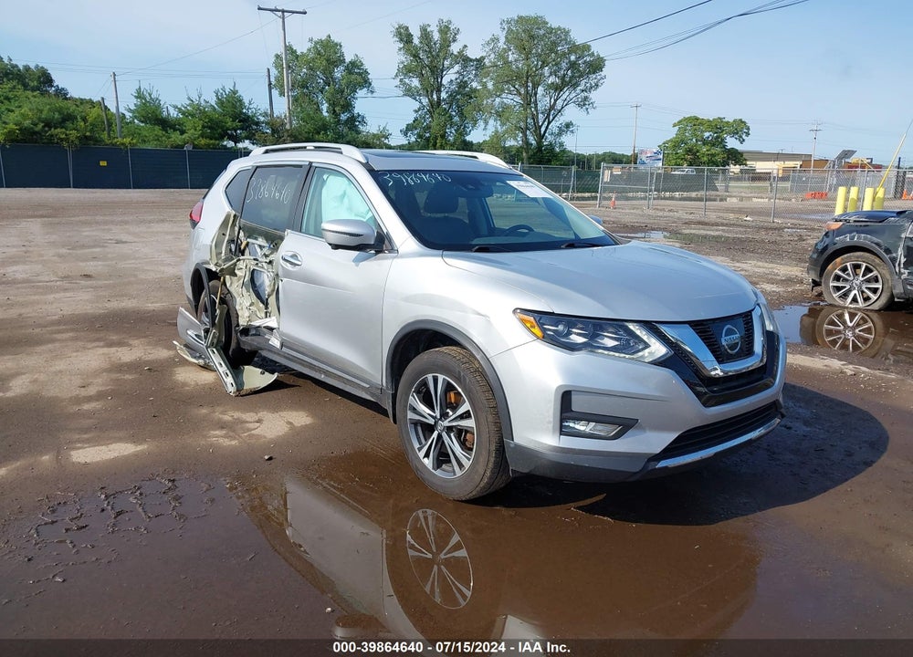 2017 NISSAN ROGUE SL VIN: 5N1AT2MV3HC744534