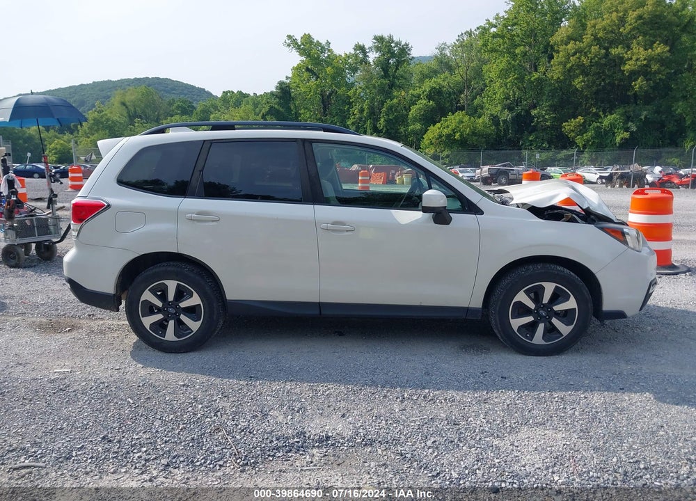 2017 SUBARU FORESTER PREMIUM VIN: JF2SJAEC9HH469424