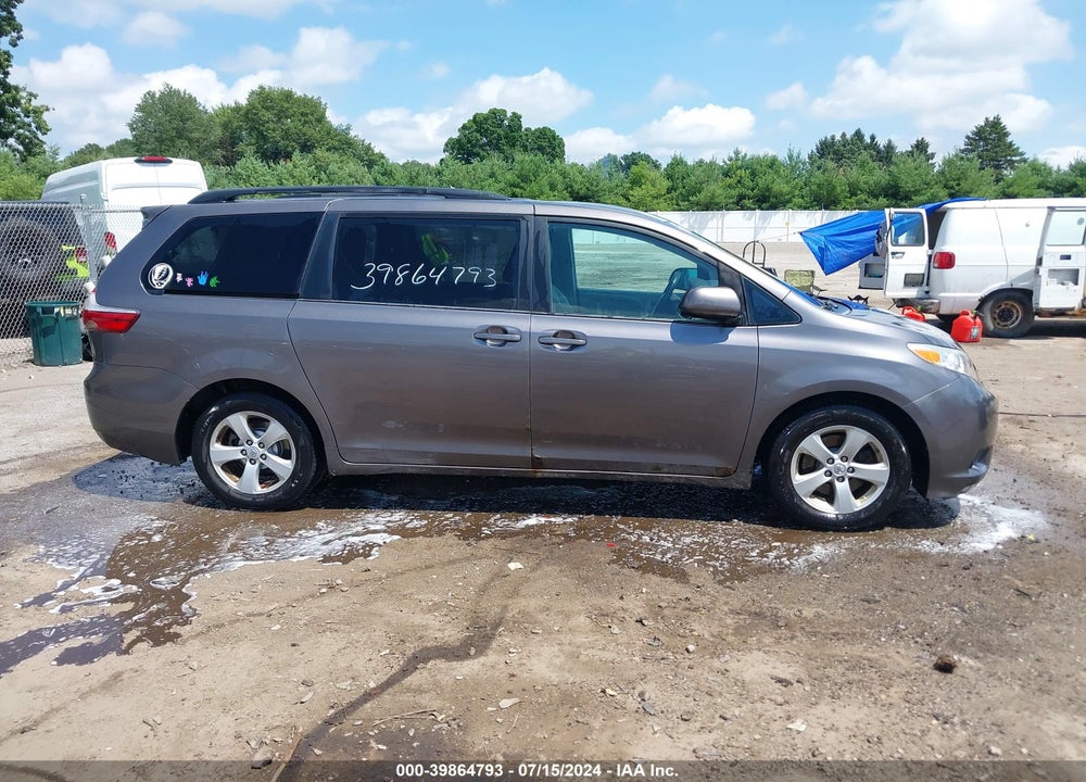 2015 TOYOTA SIENNA LE 8 PASSENGER VIN: 5TDKK3DC6FS549832