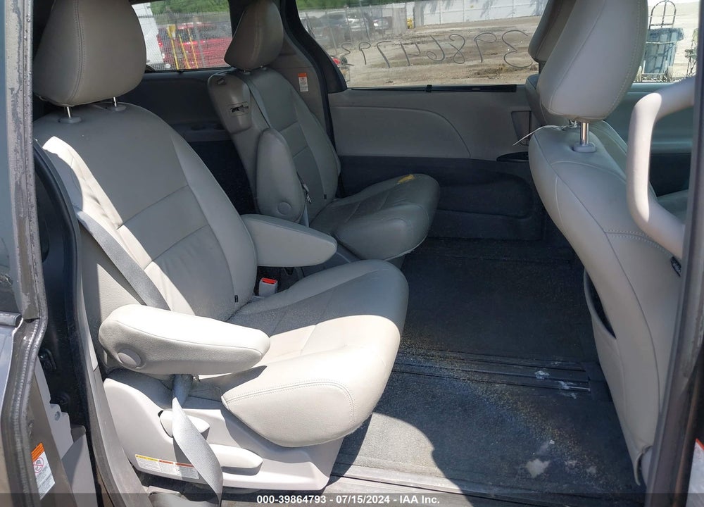 2015 TOYOTA SIENNA LE 8 PASSENGER VIN: 5TDKK3DC6FS549832