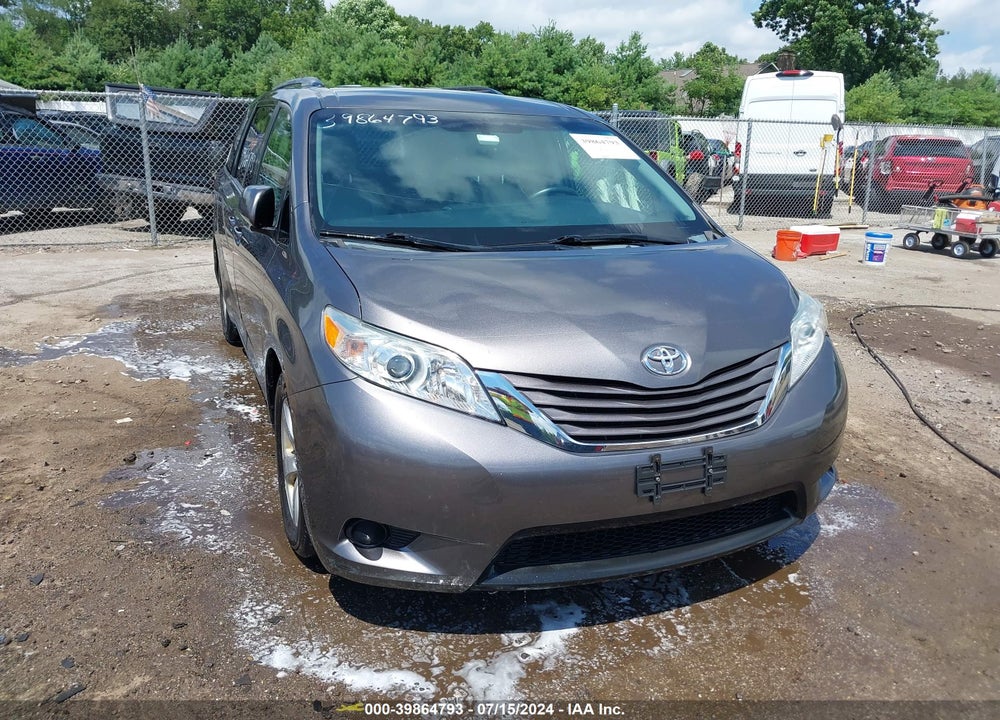 2015 TOYOTA SIENNA LE 8 PASSENGER VIN: 5TDKK3DC6FS549832