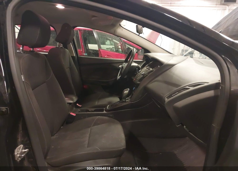 2017 FORD FOCUS SE VIN: 1FADP3F24HL303628
