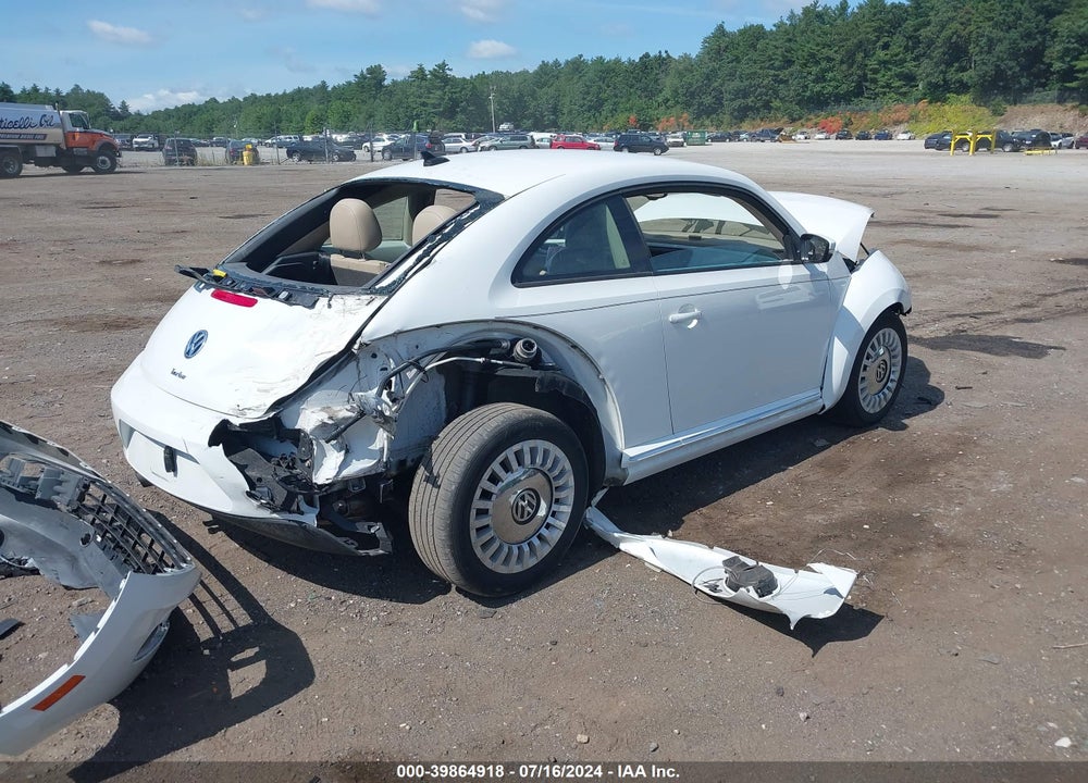 2016 VOLKSWAGEN BEETLE 1.8T SE VIN: 3VWJ17AT2GM626981