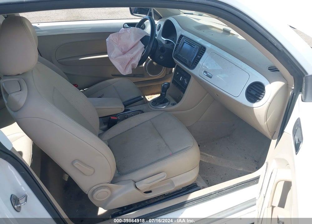 2016 VOLKSWAGEN BEETLE 1.8T SE VIN: 3VWJ17AT2GM626981