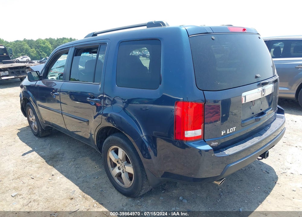 2011 HONDA PILOT EX-L VIN: 5FNYF3H50BB041896