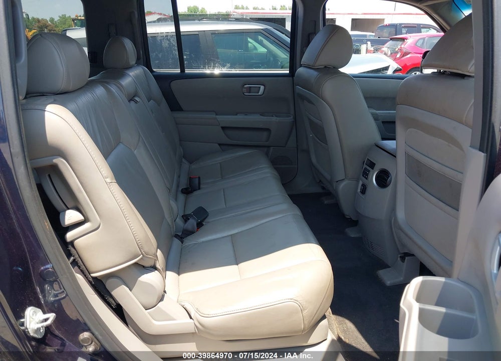2011 HONDA PILOT EX-L VIN: 5FNYF3H50BB041896
