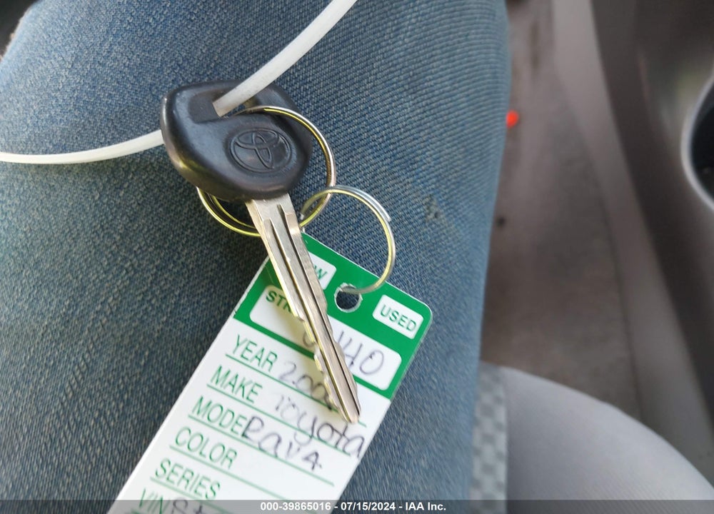 2006 TOYOTA RAV4 VIN: JTMZD33V965031439