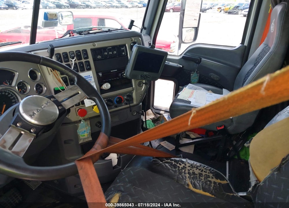 2017 MACK PINNACLE VIN: 1M1AW09Y7HM083586
