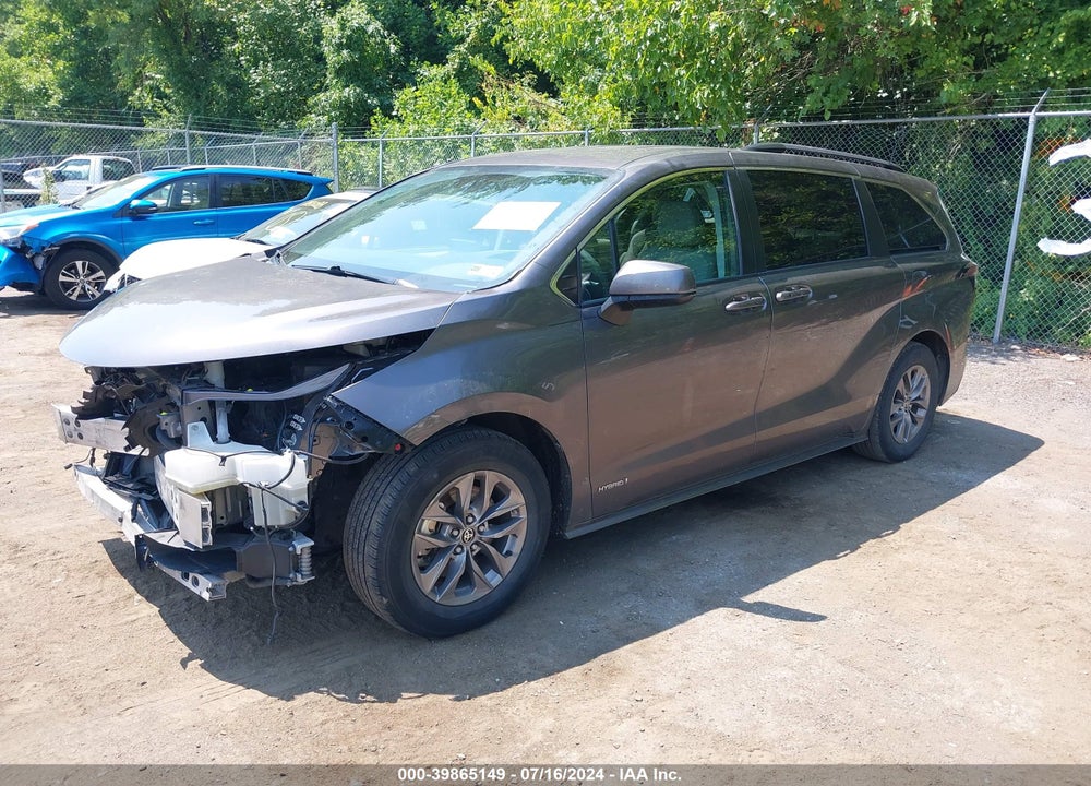 2021 TOYOTA SIENNA LE VIN: 5TDKRKEC3MS027595