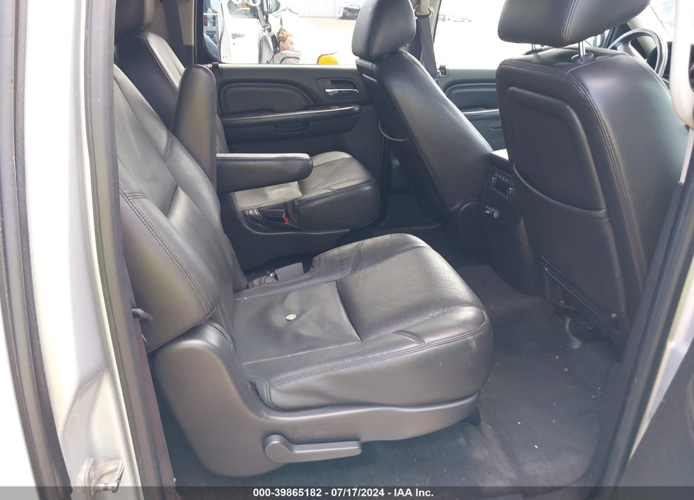 2013 GMC YUKON XL 1500 DENALI VIN: 1GKS2MEF9DR370750