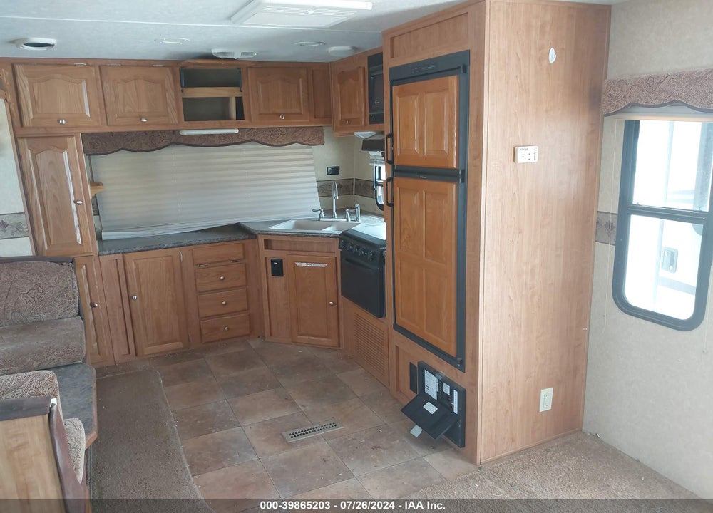 2010 FOREST RIVER ROCKWOO 8315BSS VIN: 4X4TRLG2XA1832608