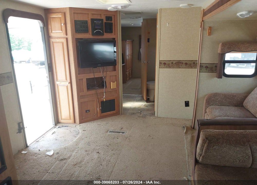 2010 FOREST RIVER ROCKWOO 8315BSS VIN: 4X4TRLG2XA1832608