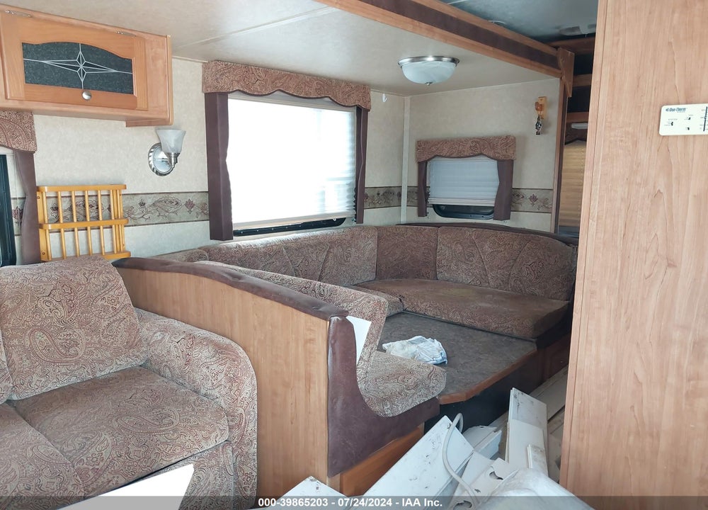 2010 FOREST RIVER ROCKWOO 8315BSS VIN: 4X4TRLG2XA1832608